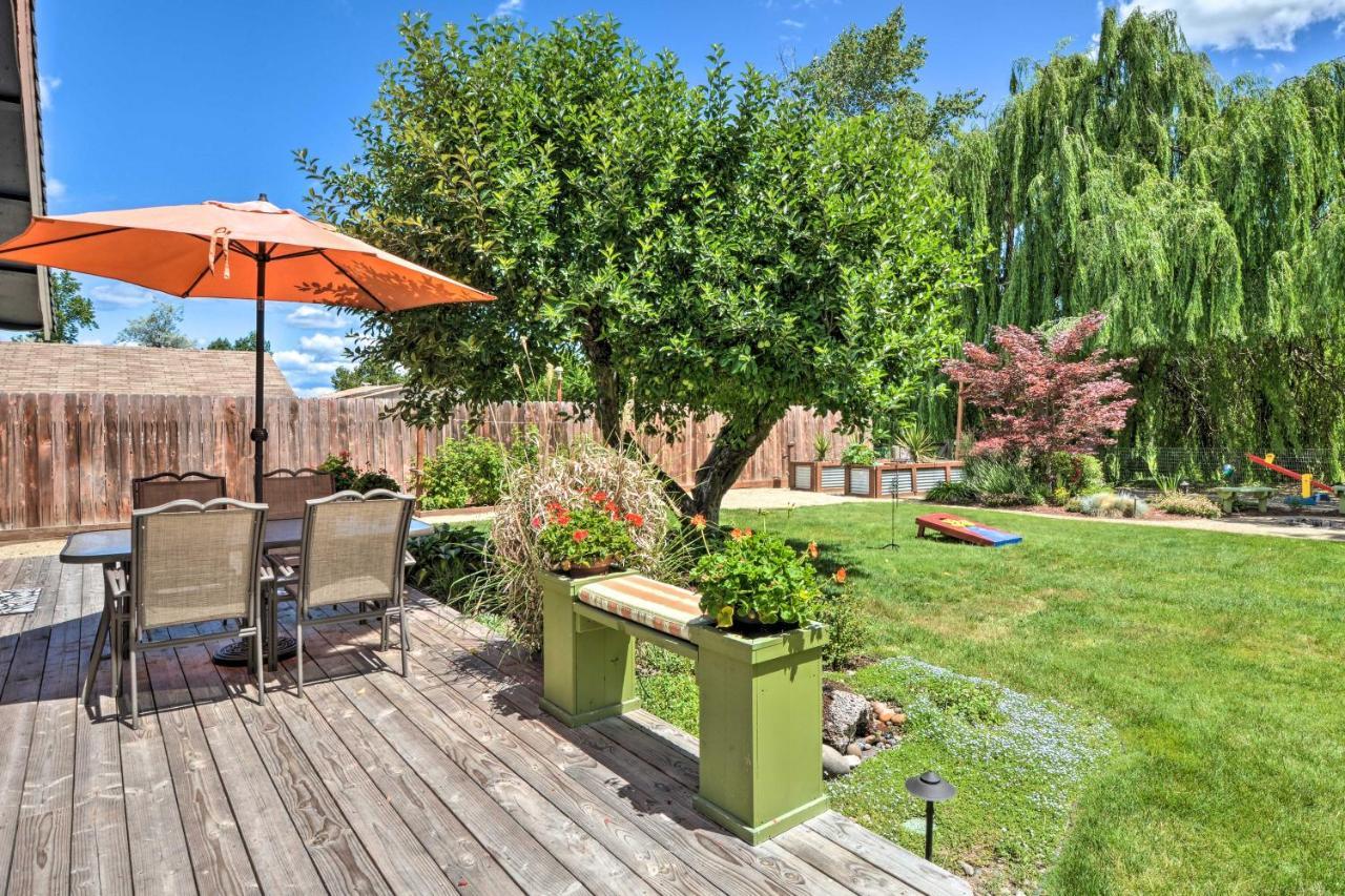 Central Medford Family Retreat With Large Yard! 外观 照片