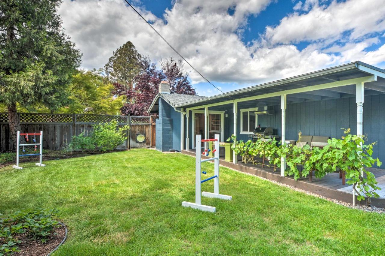 Central Medford Family Retreat With Large Yard! 外观 照片