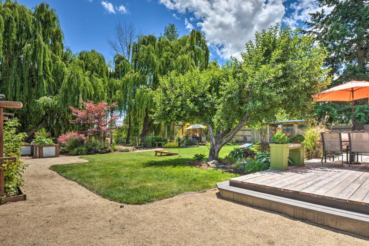 Central Medford Family Retreat With Large Yard! 外观 照片